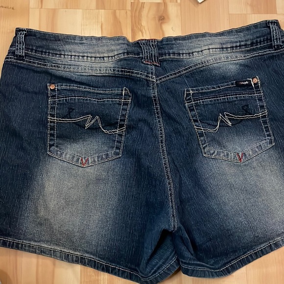Angels Jeans shorts GUC - Picture 1 of 3